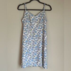 Hollister White/Blue Floral Smocked Sundress Lined Adjustable Straps Size Medium